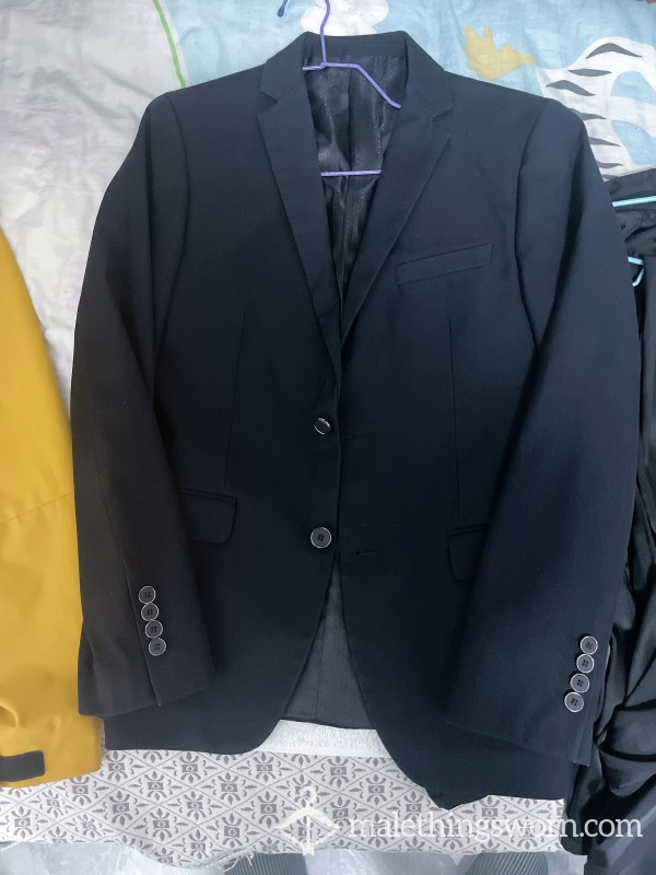 Dark Blue Suit, Suitable For People With A Height Of 1.7 To 1.75 Meters And A Weight Of 60 To 70 Kilograms
