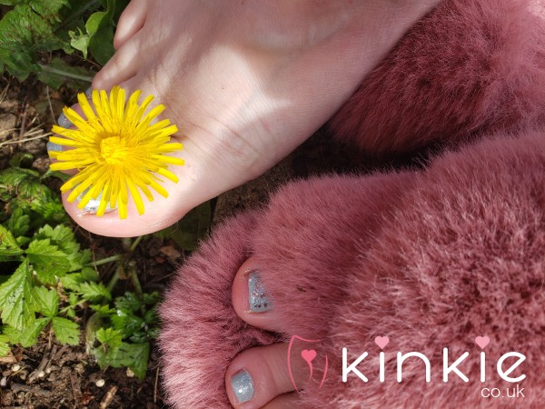 My Garden Worn Fluffy Sliders Size 8