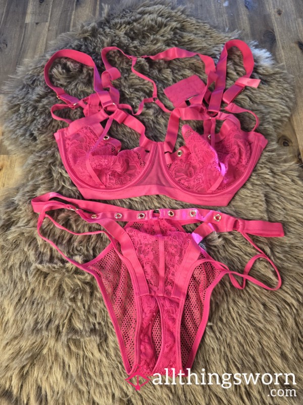 Dark Pink Set With Open Crotch 🤤