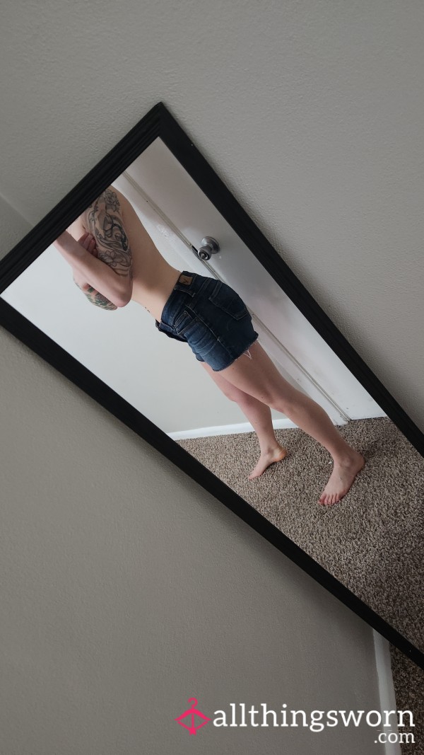 💙 Dark Wash Denim Booty Shorts 💙