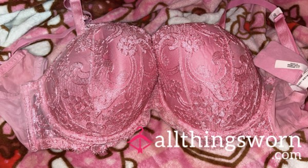(DDD) Pink Victoria’s Secret Flower Embellished Push-up Padded Bra 💗🎀