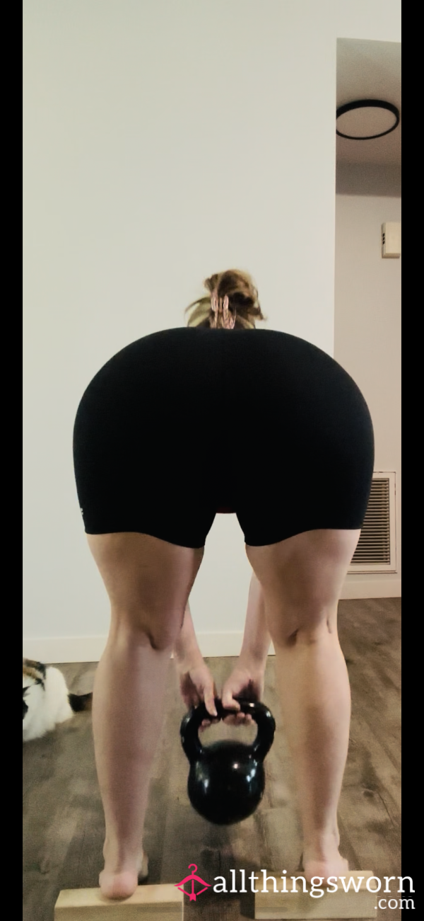 🍑 Deadlifts 🍑