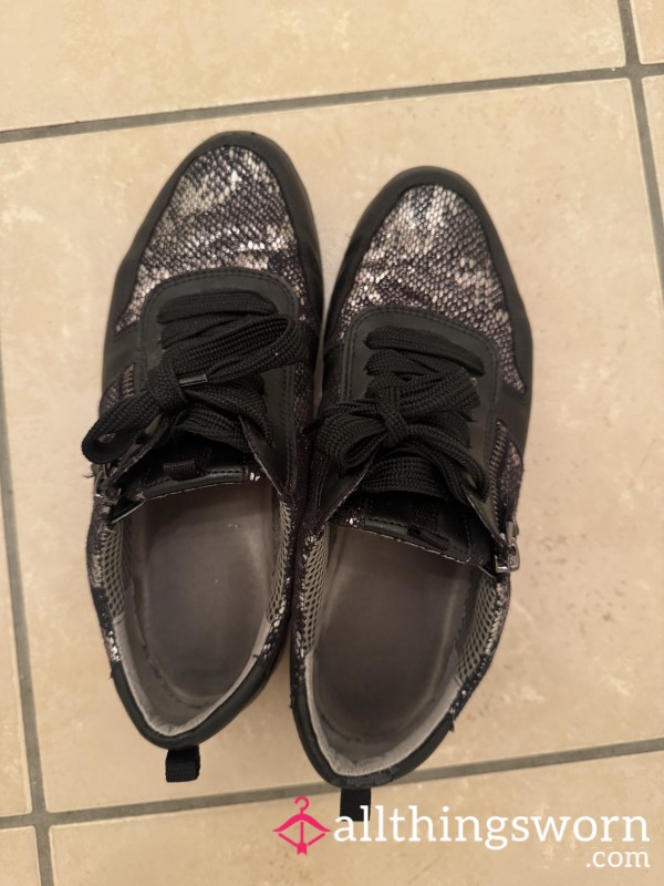 Deeply Worn Black Sneakers – 4 Years Of Real Life