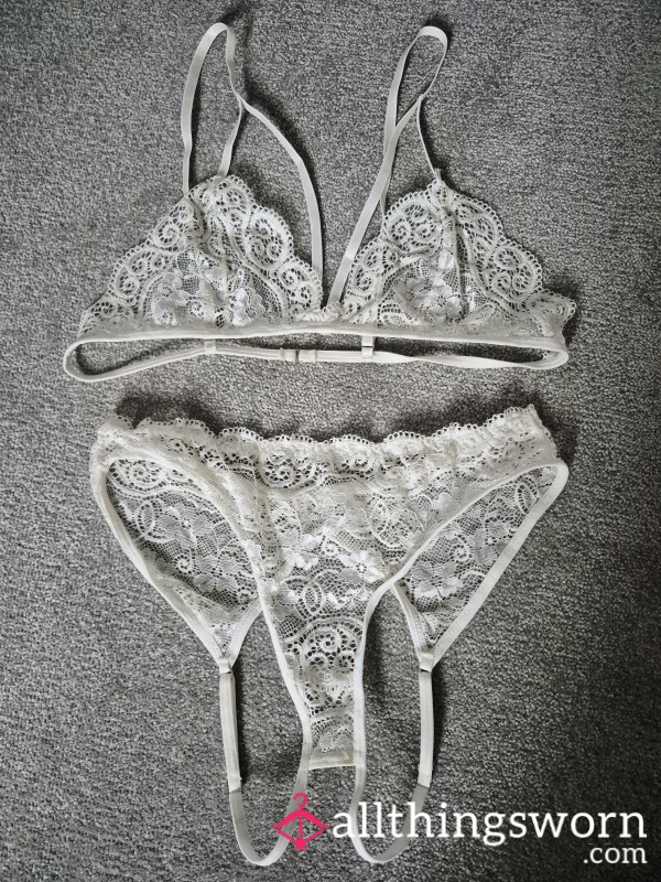 Delicate Crotchless Lace Lingerie Set