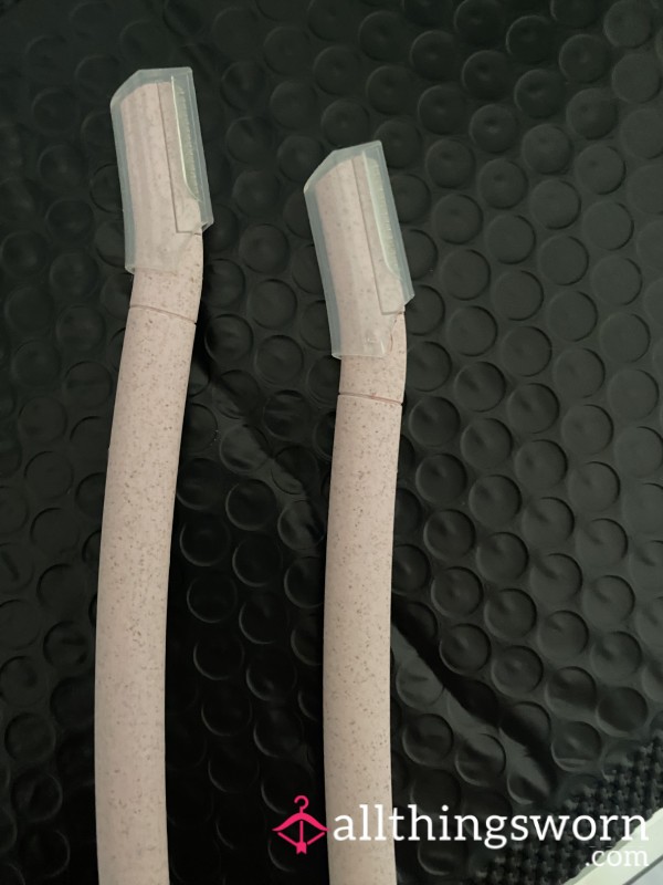 Dermaplaining