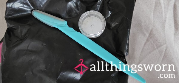 Dermaplane Razor And Peach Fuzz