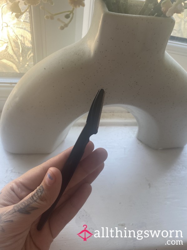 Dermaplane Razor