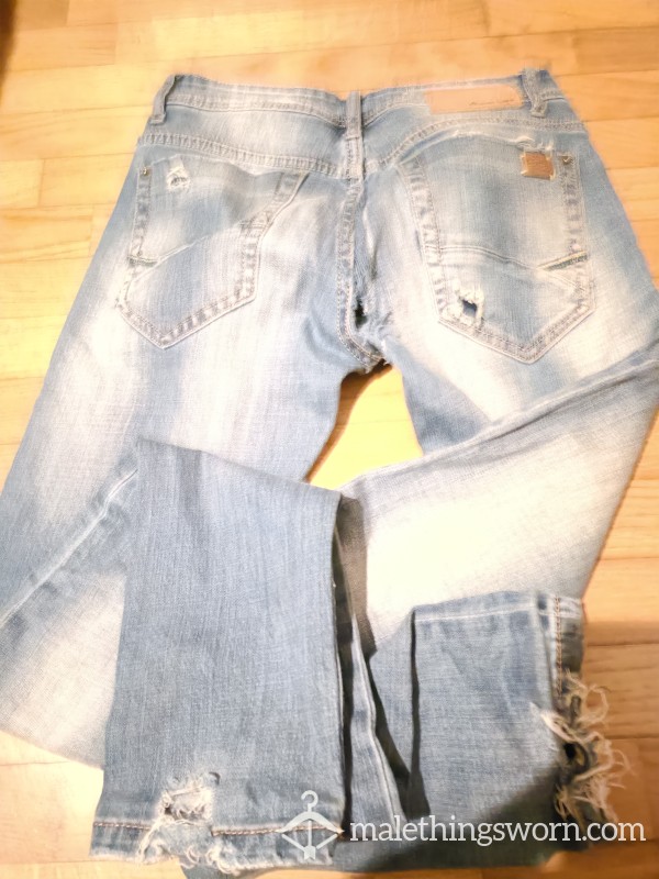 Destroyed Denim & Raw Musk 👖
