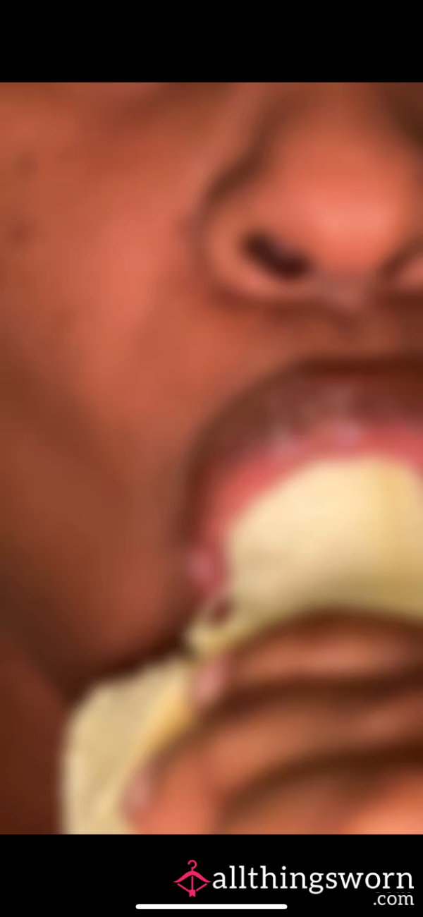 Devouring A Banana🍌