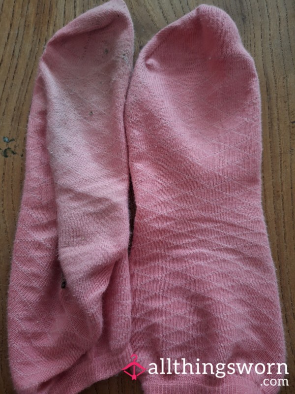 Diamond Pattern Stinky Pink Socks