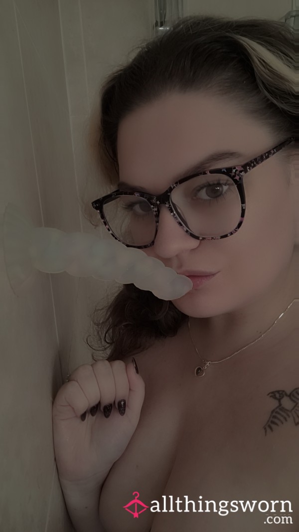 Di**o BJ In The Shower