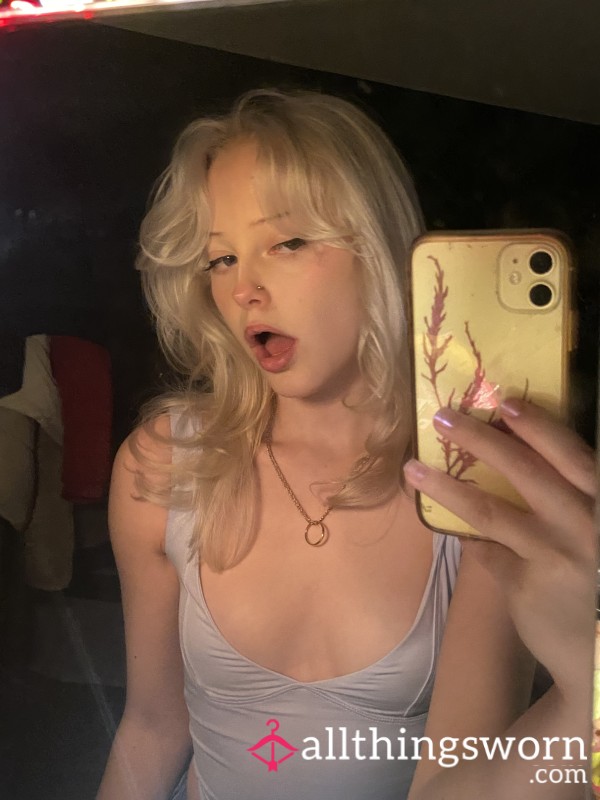 10 Min Di**o F**k And Teasing My A** With A Plug🥰