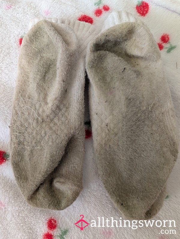 White Ankle Socks 🥵