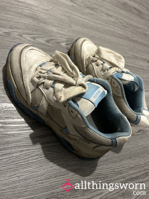 Dirty Axel Arigato Trainers