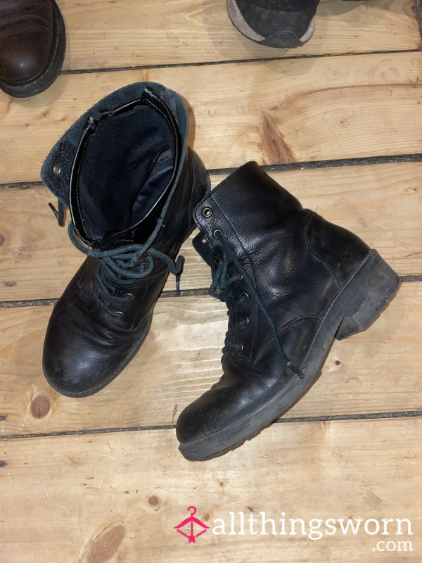 SALE -10€ --- Dirty Black Winter Boots