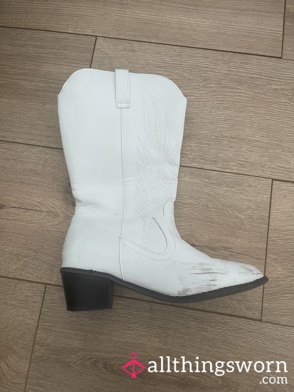 Dirty Boots To Rent
