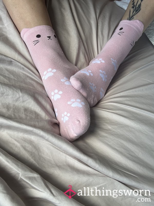 Dirty Cotton Kitty Socks 🐱 🦶 👃
