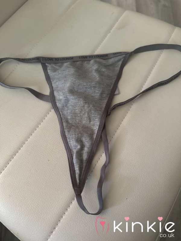 Dirty C*mmy Thong Been Wearing For 2 Days Leaked All Over Them