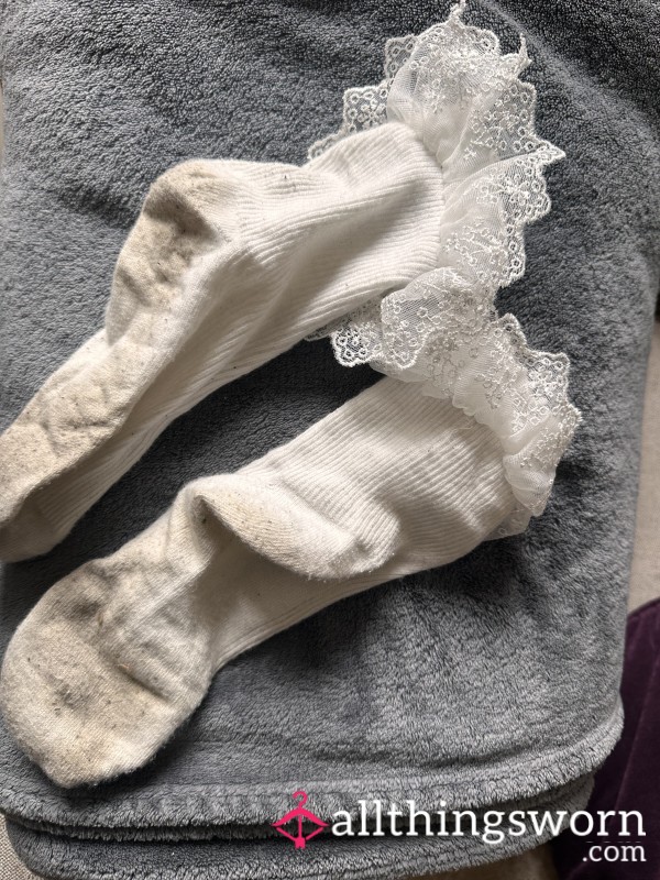 Dirty Cute White Frilly Sockies