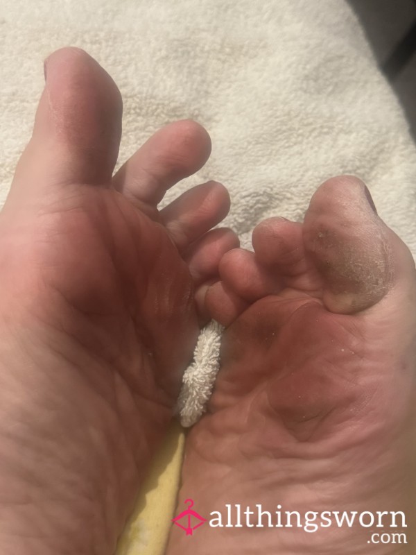 Dirty Feet, Cleaned With A Wipe.