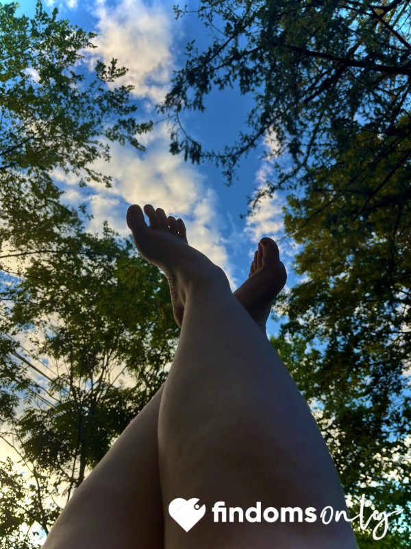 👣 DIRTY FEET FOR DIRTY PIGS 👣