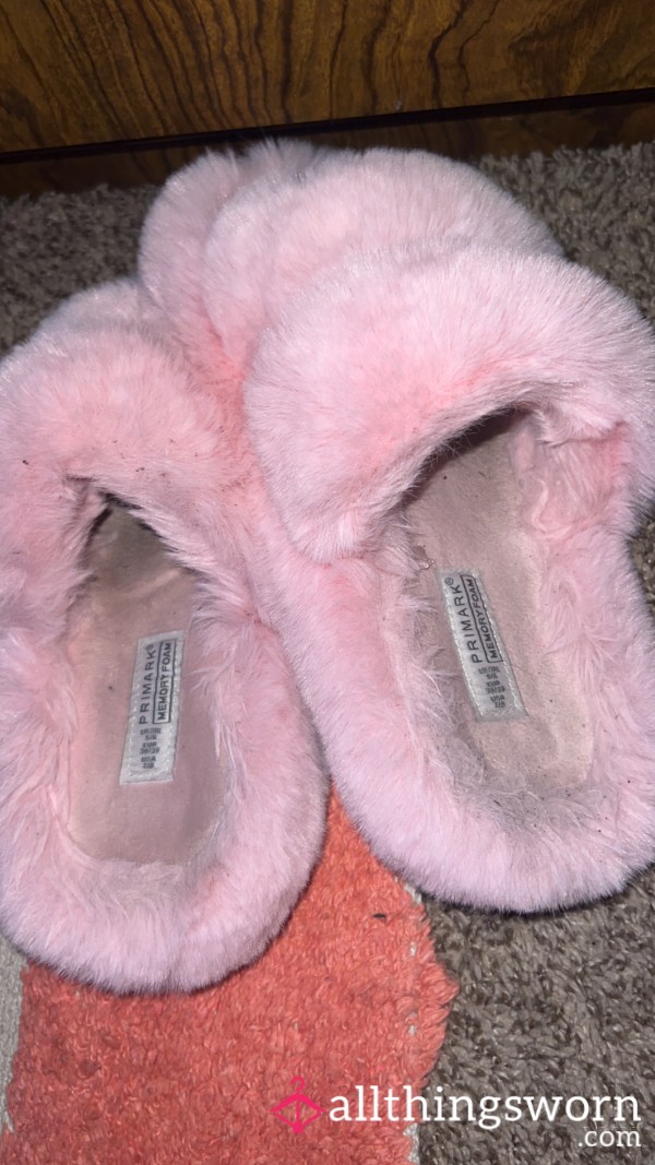 Dirty Fluffy Pink Slippers 💕👣👣