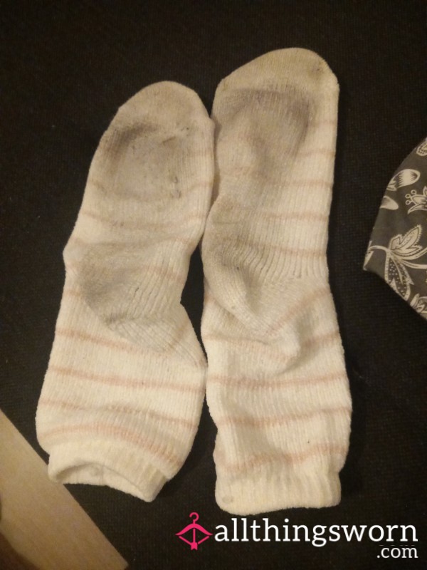 Dirty Fuzzy Socks White And Pink🥵