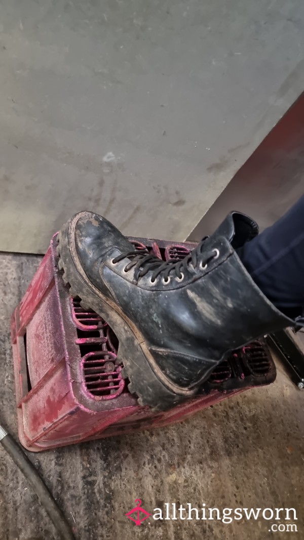 Dirty Garage Boots