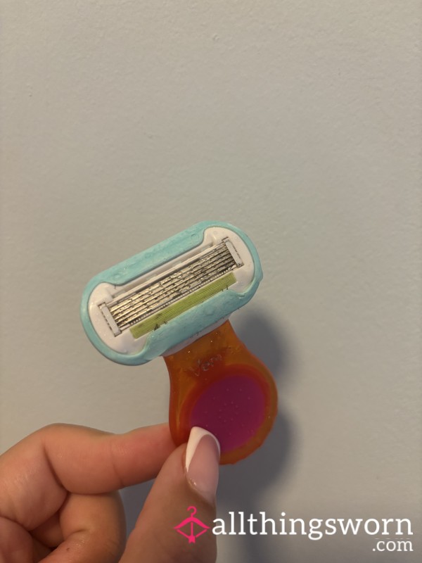 DIRTY HAIRY RAZOR