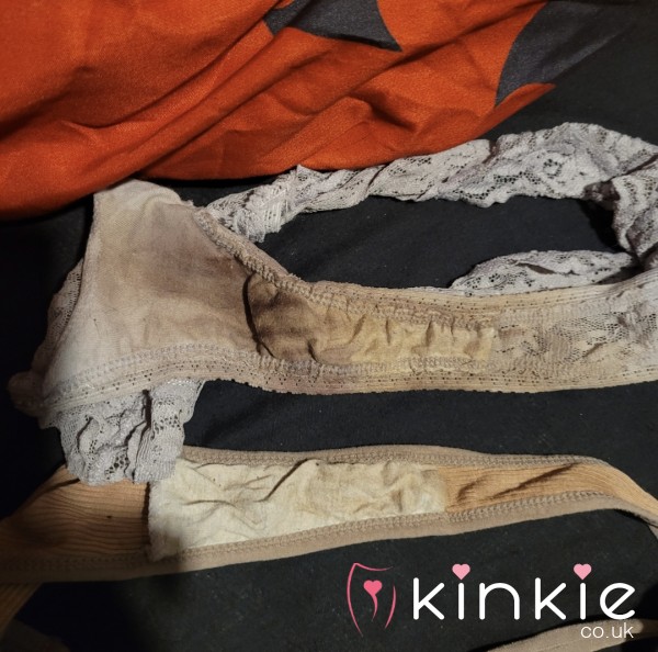 DIRTY HAMPER THONGS
