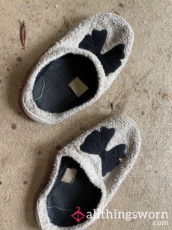 Dirty House Slippers 🥿 SOLD