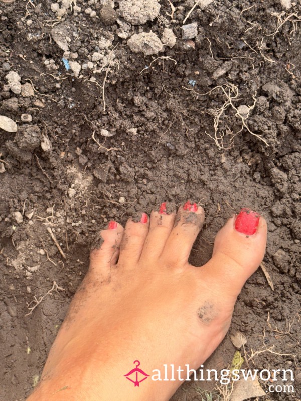 Dirty Muddy Toes