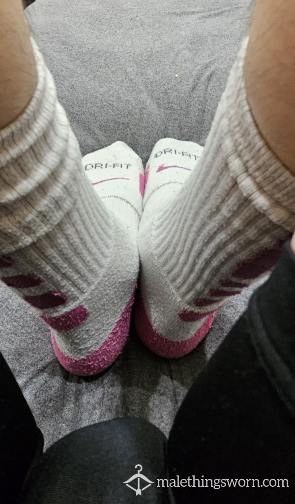 Dirty Nike Elite Breast Cancer Awareness Crew Socks