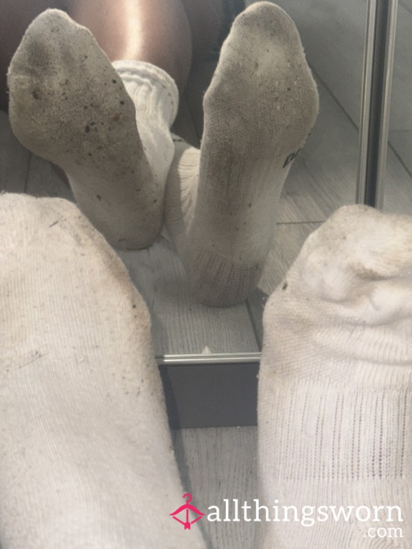 Dirty Nike Socks – 2 Day Wear + Sweaty Run 🏃🏽‍♀️🧦