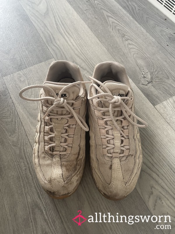 Dirty Nike Trainers- Size 4