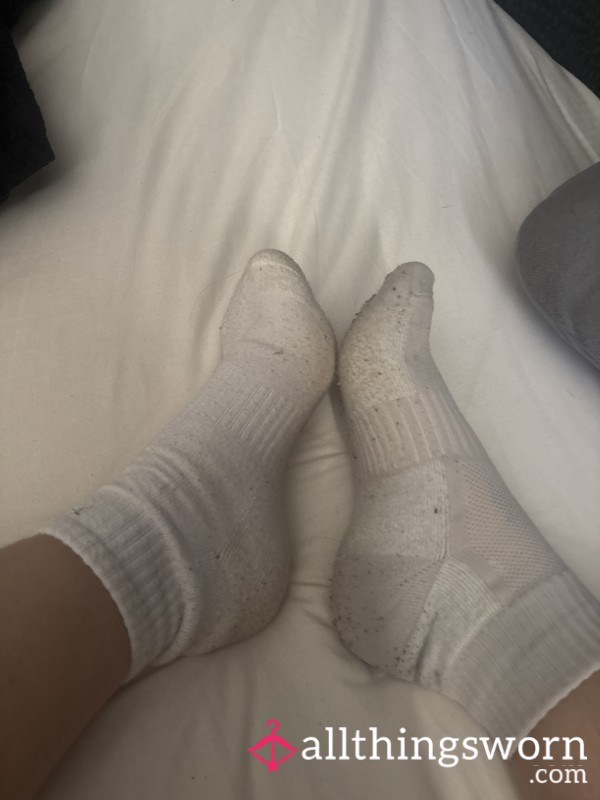 Dirty Odd “white” Socks
