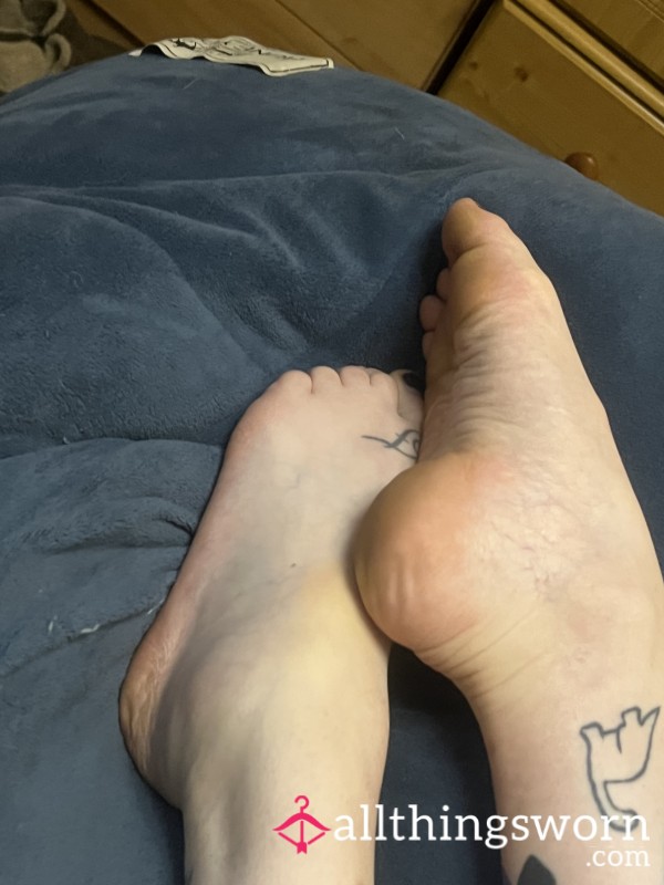 Dirty Oiled Feet Play