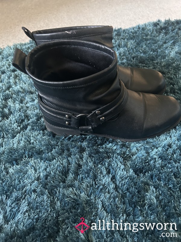 Dirty Old Boots