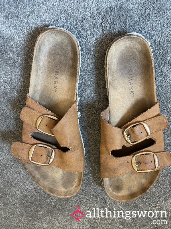 Dirty Old Well-Worn Flat Sliders