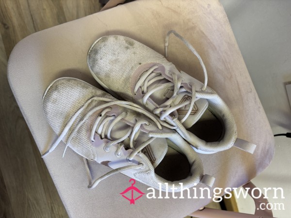 Dirty Pink Women’s Nike Trainers