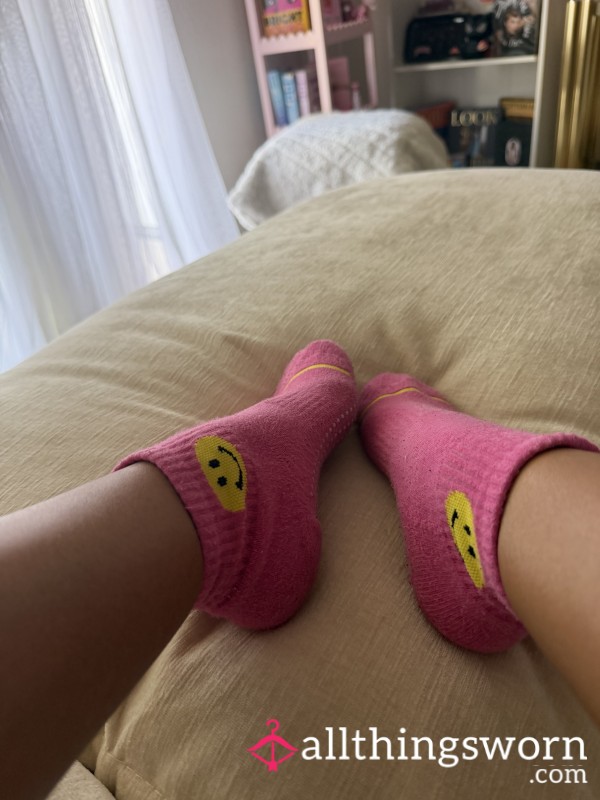 💖 Dirty Pink Yoga Grip Socks 💖