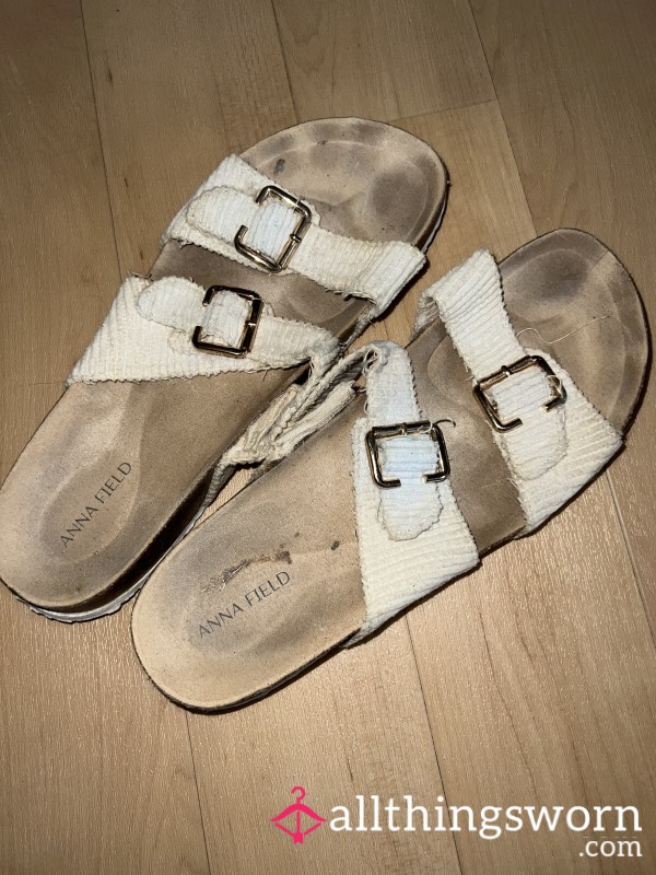 Dirty Sandals🩶🩴