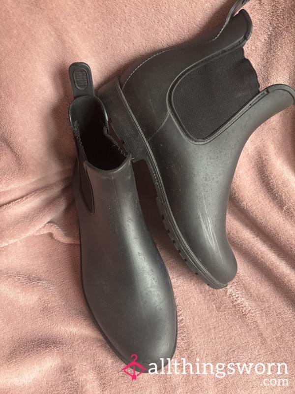 Dirty Short Rain Boots 🥵