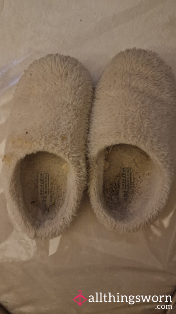 Dirty Slippers Size 3/4
