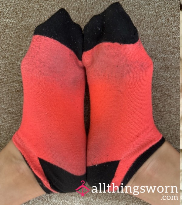 DIRTY SMELLY SOCKS