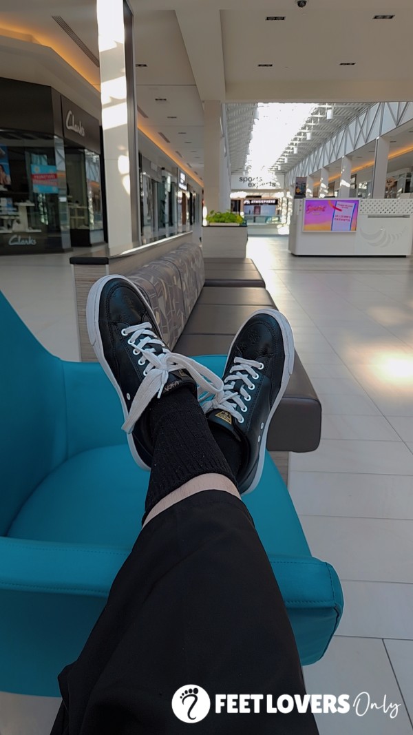 Dirty Smelly Work Sneakers✨️ Size 8