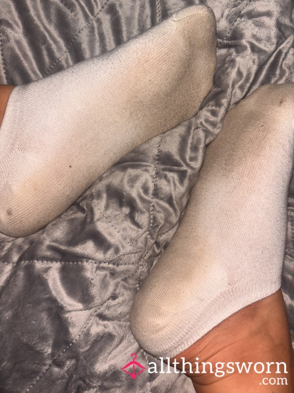 Dirty Socks After A Hard Day Being A Stay At Home Mum, Then Running Around In The Evening At Work🦶🏽💅