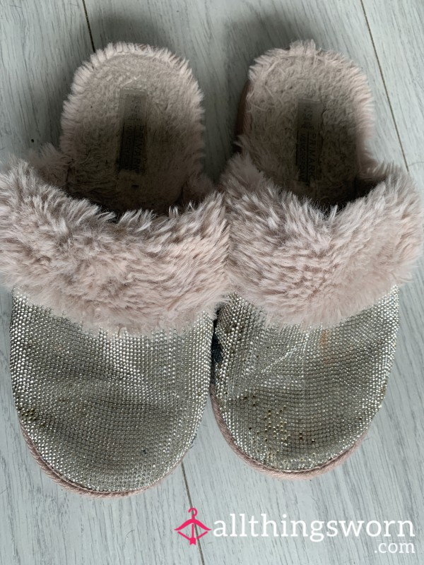Dirty Sticking Slippers