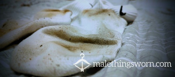 DIRTY STINKY WHITE NIKES