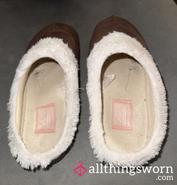 Dirty Ugg Like Slippers